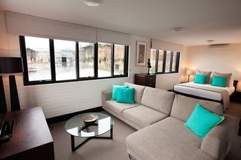 Cockatoo Island - Accommodation Tasmania 24