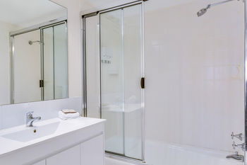 Metro Apartments On King Street - Accommodation Tasmania 4