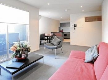 Plum Collins Street Serviced Apartments - Accommodation Tasmania 6
