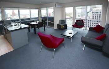 Plum Collins Street Serviced Apartments - Accommodation Tasmania 9