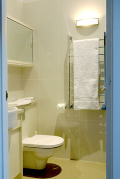 By The Beach B&B And Apartments - Accommodation Tasmania 6