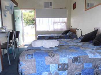 Black Swan Waterfront Motel - Accommodation Tasmania 7