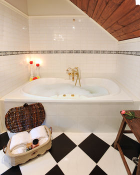 Mary Card's Coach House - Accommodation Tasmania 5