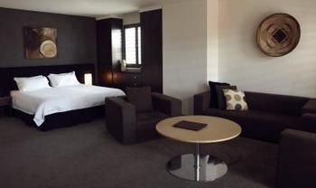 Hotel Ravesis - Accommodation Tasmania 2