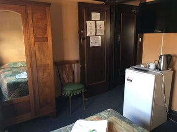 Strathfield Hotel - Accommodation Tasmania 11