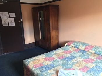 Strathfield Hotel - Accommodation Tasmania 14