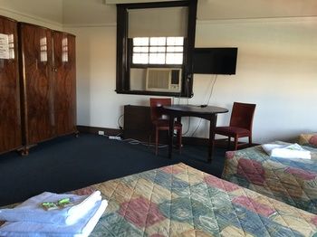 Strathfield Hotel - Accommodation Tasmania 21