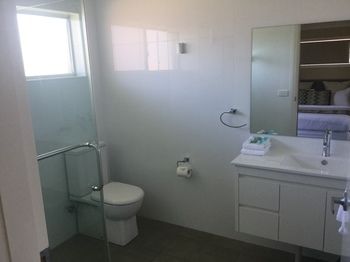 Harbourview Serviced Apartments - Accommodation Tasmania 24