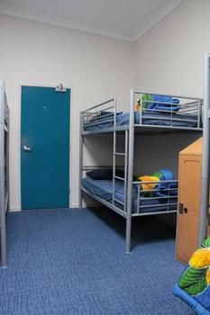 The Entrance Backpackers - Hostel - Accommodation Tasmania 2