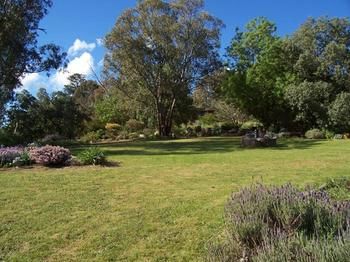 Church House B&B Gundagai - Accommodation Tasmania 2