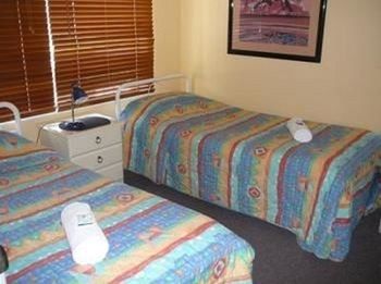 Bayviews & Harbourview Holiday Apartments - Accommodation Tasmania 3