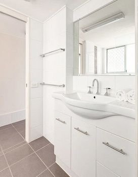 Bayviews & Harbourview Holiday Apartments - Accommodation Tasmania 17