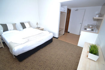 Crossroads Hotel Liverpool - Accommodation Tasmania 4