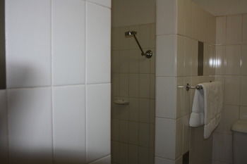 Crossroads Hotel Liverpool - Accommodation Tasmania 8