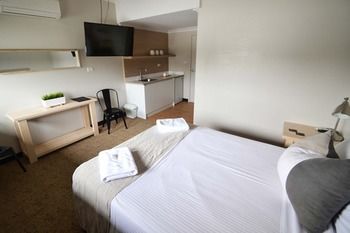 Crossroads Hotel Liverpool - Accommodation Tasmania 24