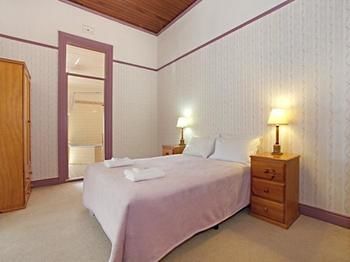 The Victoria & Albert Guesthouse - Accommodation Tasmania 4