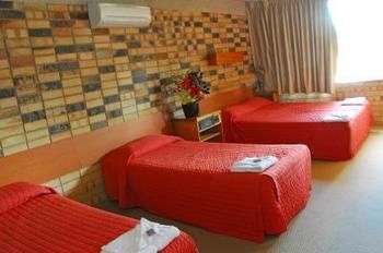 Palms Hotel Motel Chullora - Accommodation Tasmania 0