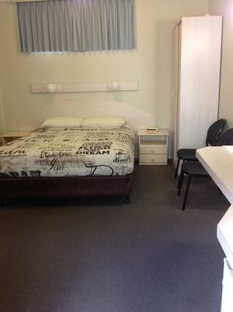 Ashton Townhouse Motel And Suites - Accommodation Tasmania 19
