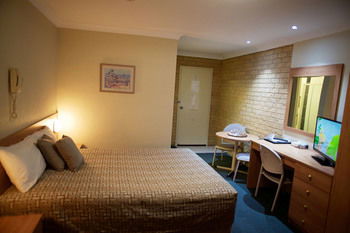 Forest Lodge Motor Inn & Restaurant - Accommodation Tasmania 10