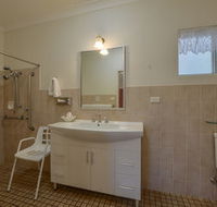Cadman Motor Inn amp Apartments - Accommodation Tasmania