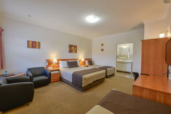 Cadman Motor Inn & Apartments - Accommodation Tasmania 7