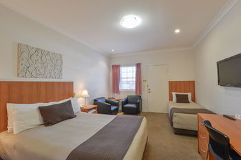 Cadman Motor Inn & Apartments - Accommodation Tasmania 11