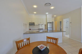Cadman Motor Inn & Apartments - Accommodation Tasmania 17