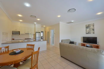 Cadman Motor Inn & Apartments - Accommodation Tasmania 21