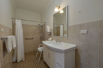 Cadman Motor Inn & Apartments - Accommodation Tasmania 27
