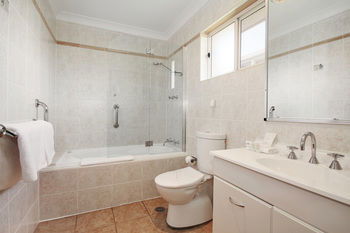Edward Parry Motel & Apartments - Accommodation Tasmania 2