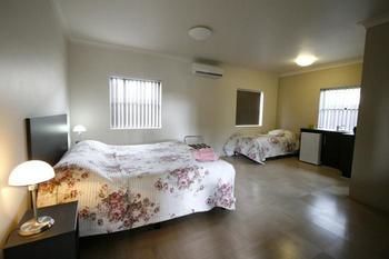 Station Hotel Motel Kurri Kurri - Accommodation Tasmania 3