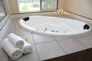 Yabbaloumba Retreat - Accommodation Tasmania 7