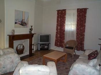 Aaron Cottage - Accommodation Tasmania 2