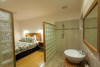 Coverdales B & B At Eumundi - Accommodation Tasmania 2