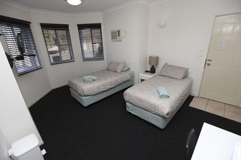 Across Country Motel And Serviced Apartments - Accommodation Tasmania 17