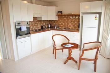 Yarra Glen Racecourse Apartments - Accommodation Tasmania 0