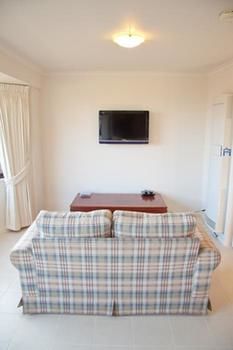 Yarra Glen Racecourse Apartments - Accommodation Tasmania 3