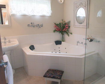 The Heart Of Emerald Bed & Breakfast - Accommodation Tasmania 14