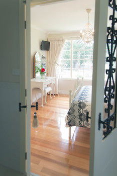 The Heart Of Emerald Bed & Breakfast - Accommodation Tasmania 24