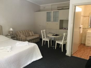 Town & Country Motel - Accommodation Tasmania 13