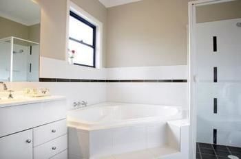 The Grange On Hermitage - Accommodation Tasmania 7