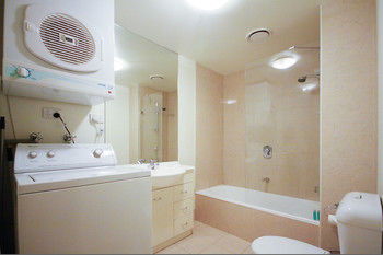 Amazing City Apartment - Accommodation Tasmania 9