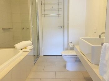 Melbourne Stays - Docklands - Accommodation Tasmania 1