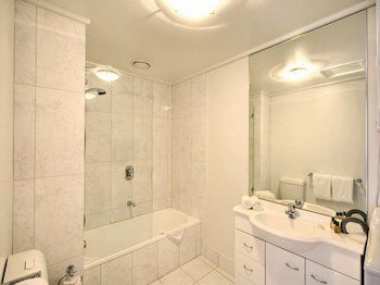 Melbourne Stays - Docklands - Accommodation Tasmania 5