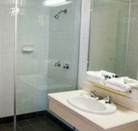 Newcastle Beach Hotel - Accommodation Tasmania