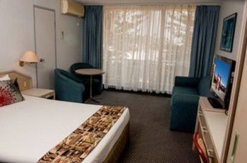 Newcastle Beach Hotel - Accommodation Tasmania 6