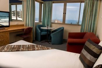 Newcastle Beach Hotel - Accommodation Tasmania 10