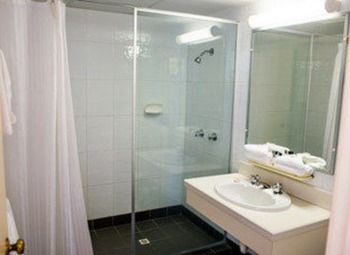 Newcastle Beach Hotel - Accommodation Tasmania 15