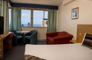 Newcastle Beach Hotel - Accommodation Tasmania 17