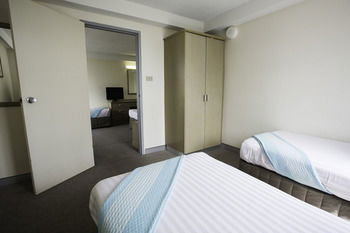Newcastle Beach Hotel - Accommodation Tasmania 24